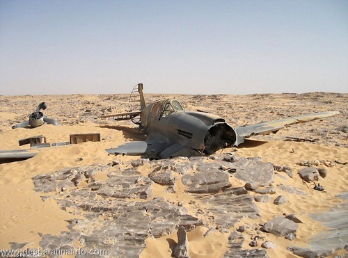 aviao Kittyhawk P-40 encontrado no deserto 70 anos desbaratinando (12) aviao Kittyhawk P-40 encontrado no deserto 70 anos desbaratinando (12)