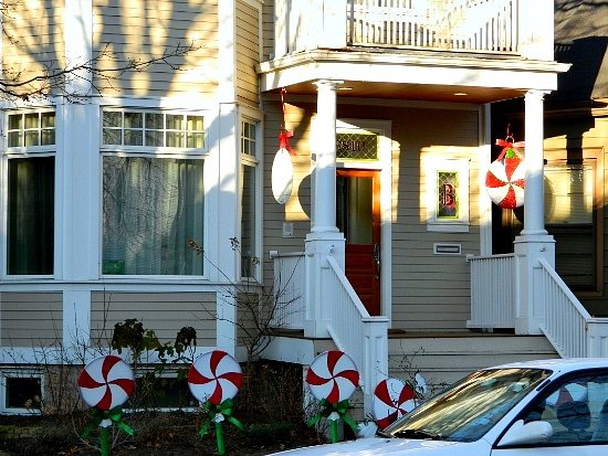 [2011%2520holiday%2520hood%252011%2520%2528550x413%2529%2520%25282%2529%255B4%255D.jpg]