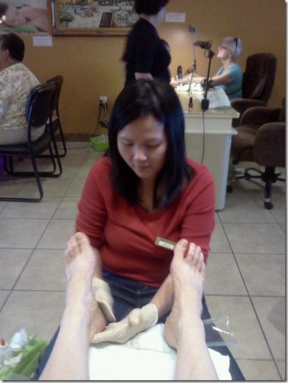 Brooke pedi w Debbie