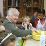 bezoek rusthuis kleuters 065.JPG