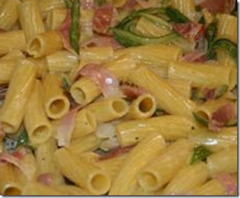 Pasta con zucchine e pancetta 