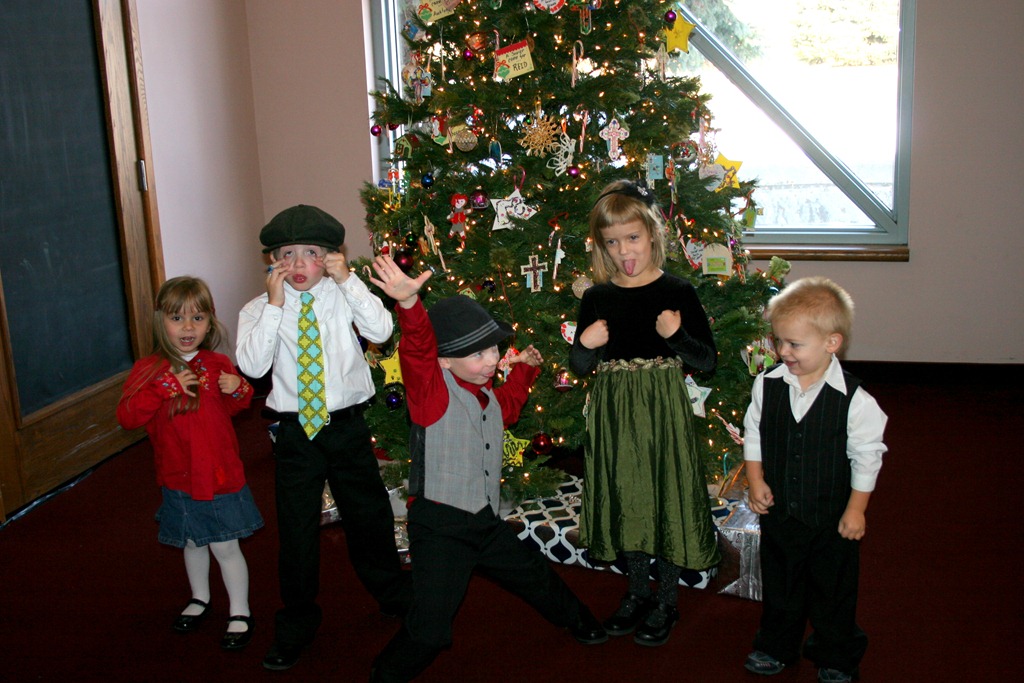 [2011-12-11%2520Silly%2520Kids%2520%25282%2529%255B5%255D.jpg]
