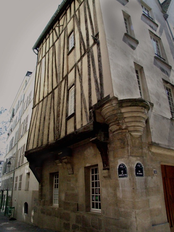 [Rue-des-Barres4.jpg]