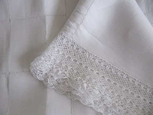 [Antique%2520Linen%2520Coverlet%2520or%2520Tablecloth%2520with%2520Cotton%2520Crochet%2520Lace%2520Border%255B6%255D.jpg]