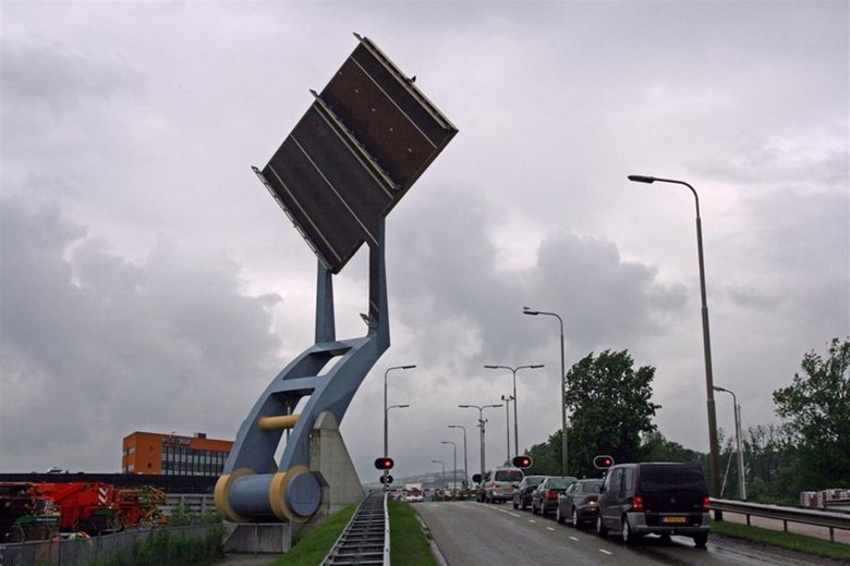 flying-drawbridge1 flying-drawbridge1