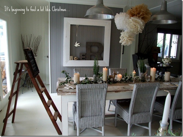 [leahs%2520xmas%2520%2520table%2520setting%25202011.jpg]