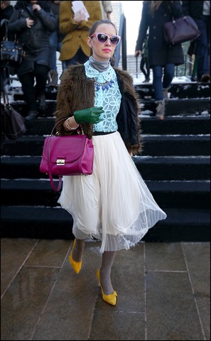 [22%2520w%2520feather%2520jacket%2520retro%2520pale%2520blue%2520pattern%2520chimera%2520pleated%2520long%2520skirt%2520yellow%2520heals%2520purple%2520bag%2520green%2520leather%2520gloves%2520big%2520pink%2520sunglasses%2520ol%255B7%255D.jpg]