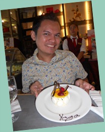 Ronnel and I met up and went to Bizu at the Greenhills Promenade.  We had an amazing lunch and  delicious desserts!