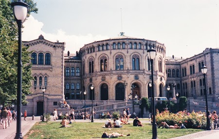 Parlamentul Norvegiei - Oslo Obiective turistice Oslo: Parlamentul Norvegiei