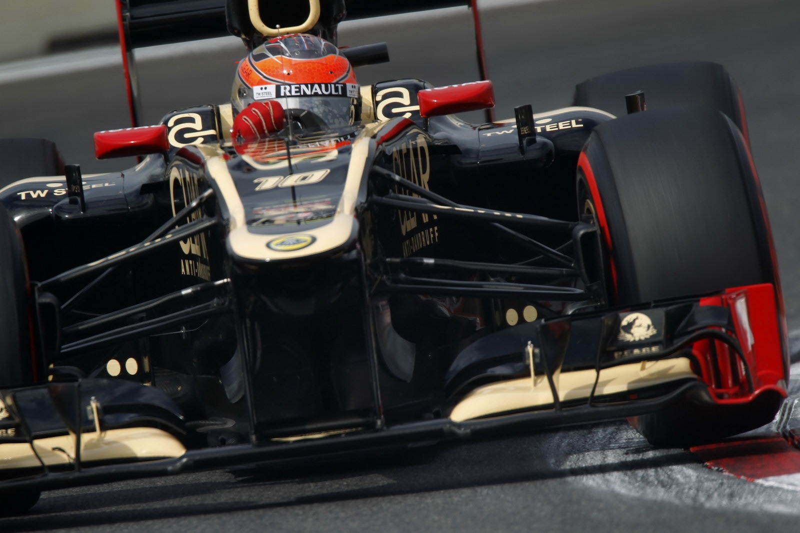 [F1-Korea-Lotus-Grosjean-1%255B2%255D.jpg]