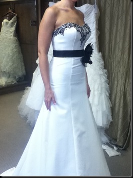 dress_with_black_embroidery