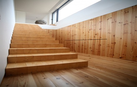 interior-casa-escaleras-madera interior-casa-escaleras-madera