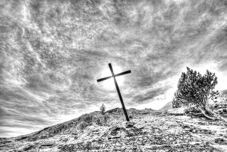 Cross HDR_black and white