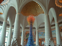 im inneren des Atlantis Hotels