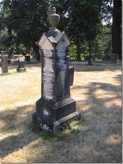 IMG_2846 White Tombstone at Mountain View Cemetery in Oregon City, Oregon on August 19, 2006