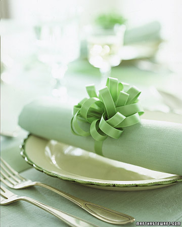 These satin bow napkin rings are sweet and easy to make. Learn how to make them here: http://www.marthastewart.com/how-to/satin-bow-napkin-rings These satin bow napkin rings are sweet and easy to make. Learn how to make them here: http://www.marthastewart.com/how-to/satin-bow-napkin-rings