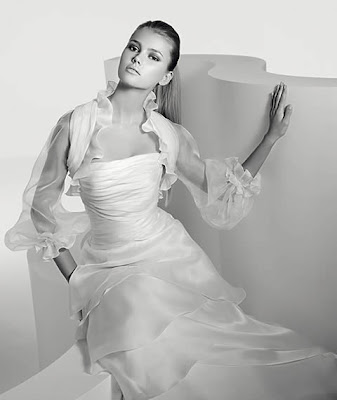 Modelo Vaiben - Vestidos de novia Avance Manuel Mota 2009