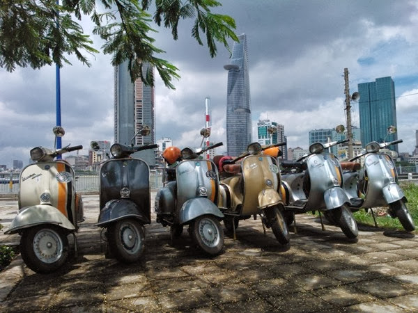 Vespa scooter tour in Saigon