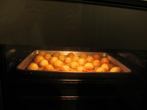 Cheesy hors-d'oeuvres get a blast in the oven.