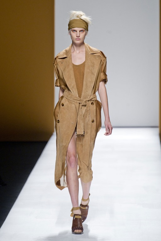 [MaxMara%252BSpring%252B2013%252Bsafari-1%255B4%255D.jpg]