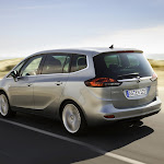 2012 Opel Zafira Tourer 003.jpg