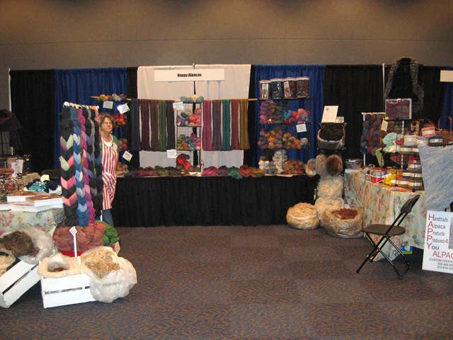 [20111203ARFiberArtsEx512.jpg]