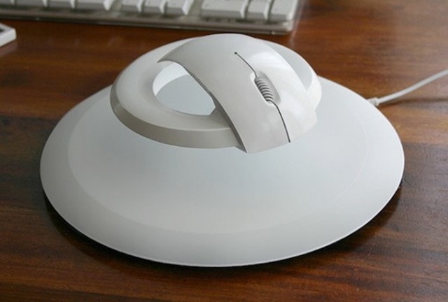 mouse-the-bat-4-600x405 mouse-the-bat-4-600x405