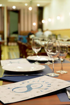 2_8restaurant.jpg