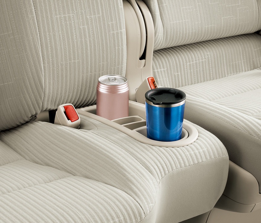 [2013-Toyota-Spade-28%255B3%255D.jpg]