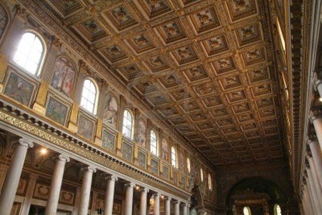 [12182513-roma-italia--basilica-de-santa-maria-la-mayor-barroco-interior%255B2%255D.jpg]