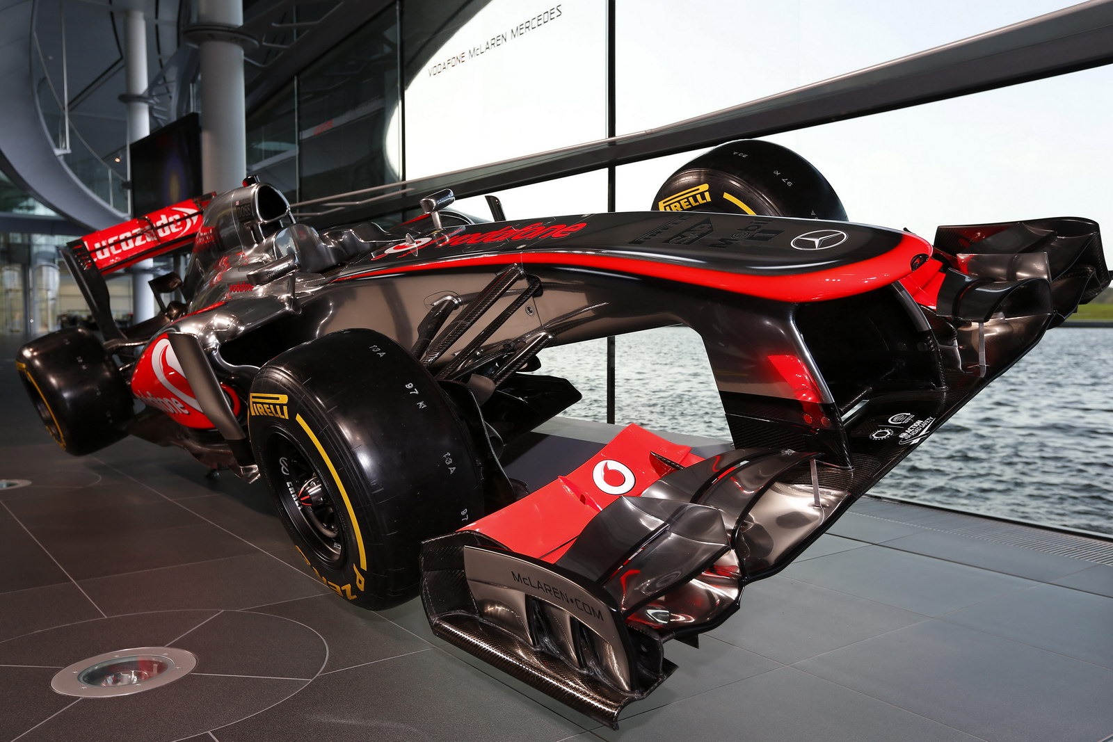 [McLaren-MP4-28-4%255B2%255D.jpg]