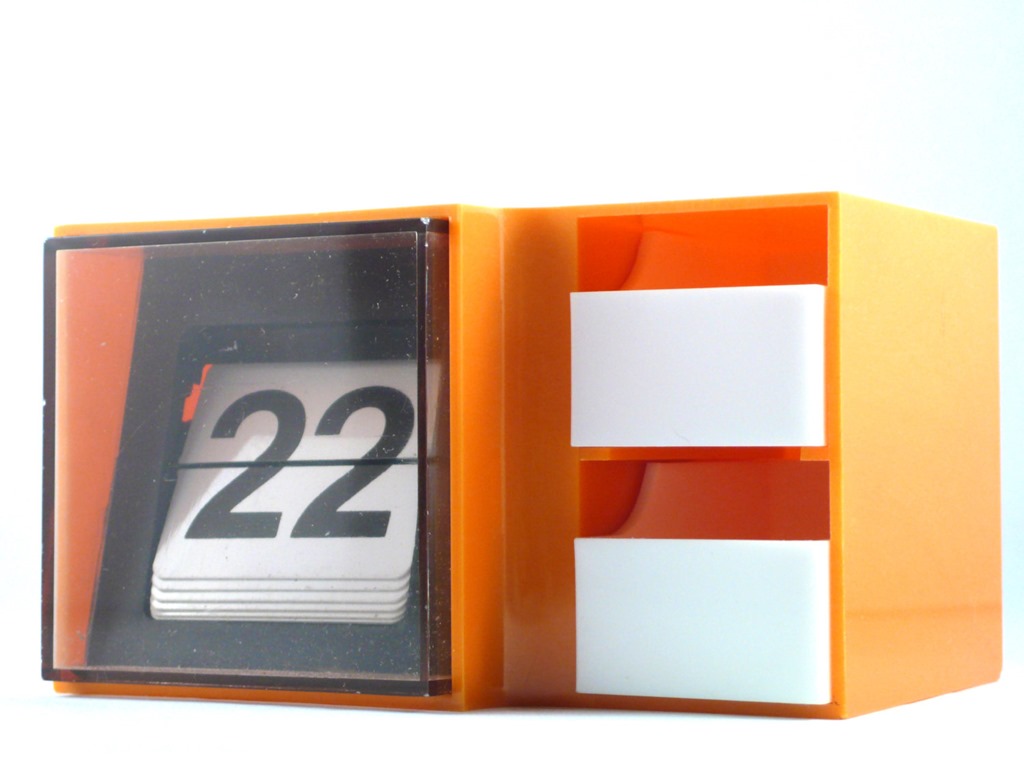 [Perpetual-desk-calendar13.jpg]