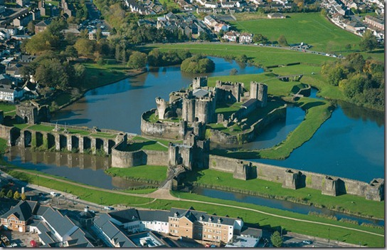 Aerial view 
Caerphilly Castle (CD35)