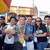 Davao bloggers enjoying kwek-kwek at Rizal Park. Masarap ba?