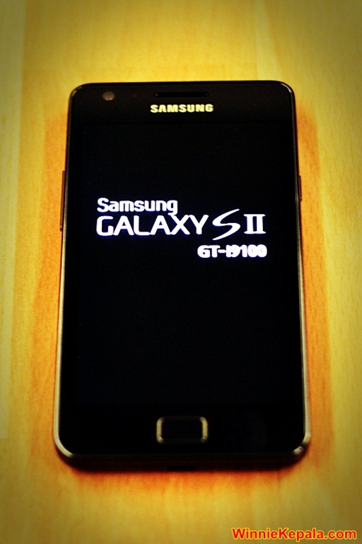 [2011-06-Samsung-Galaxy-S2-Review-034.jpg]