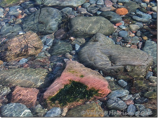 12-underwater-pebbles