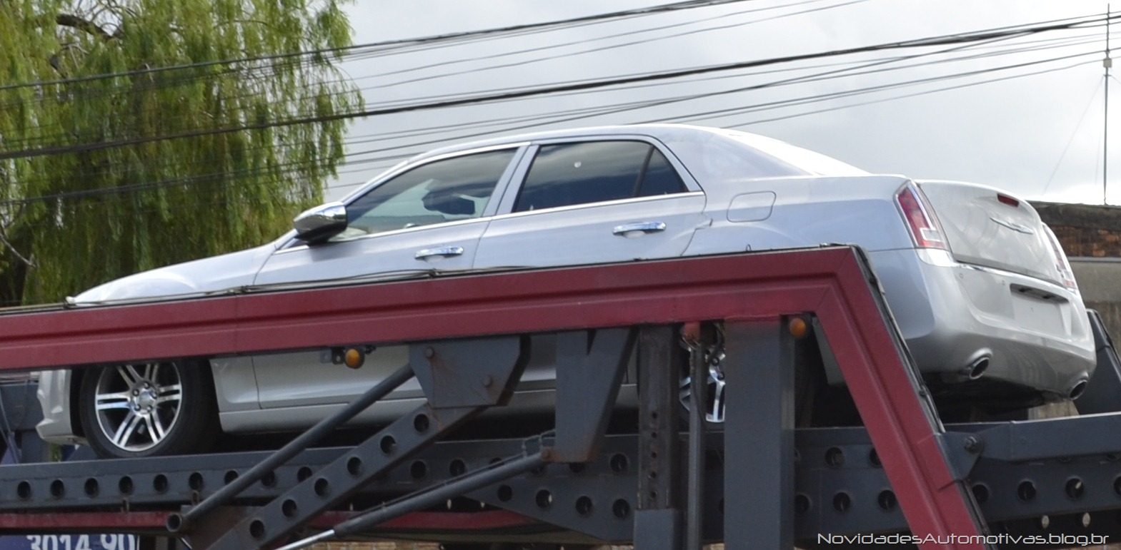 [CHRYSLER%2520300C%2520%25287%2529%255B17%255D.jpg]