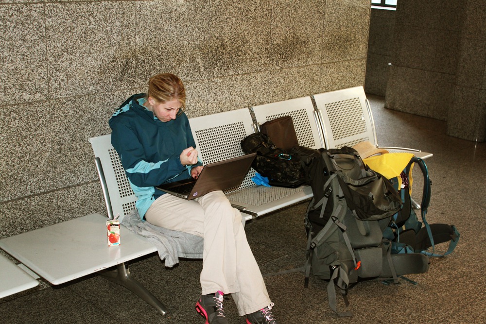 [Portugal%2520Day%2520Two%2520Train%2520Station%255B3%255D.jpg]