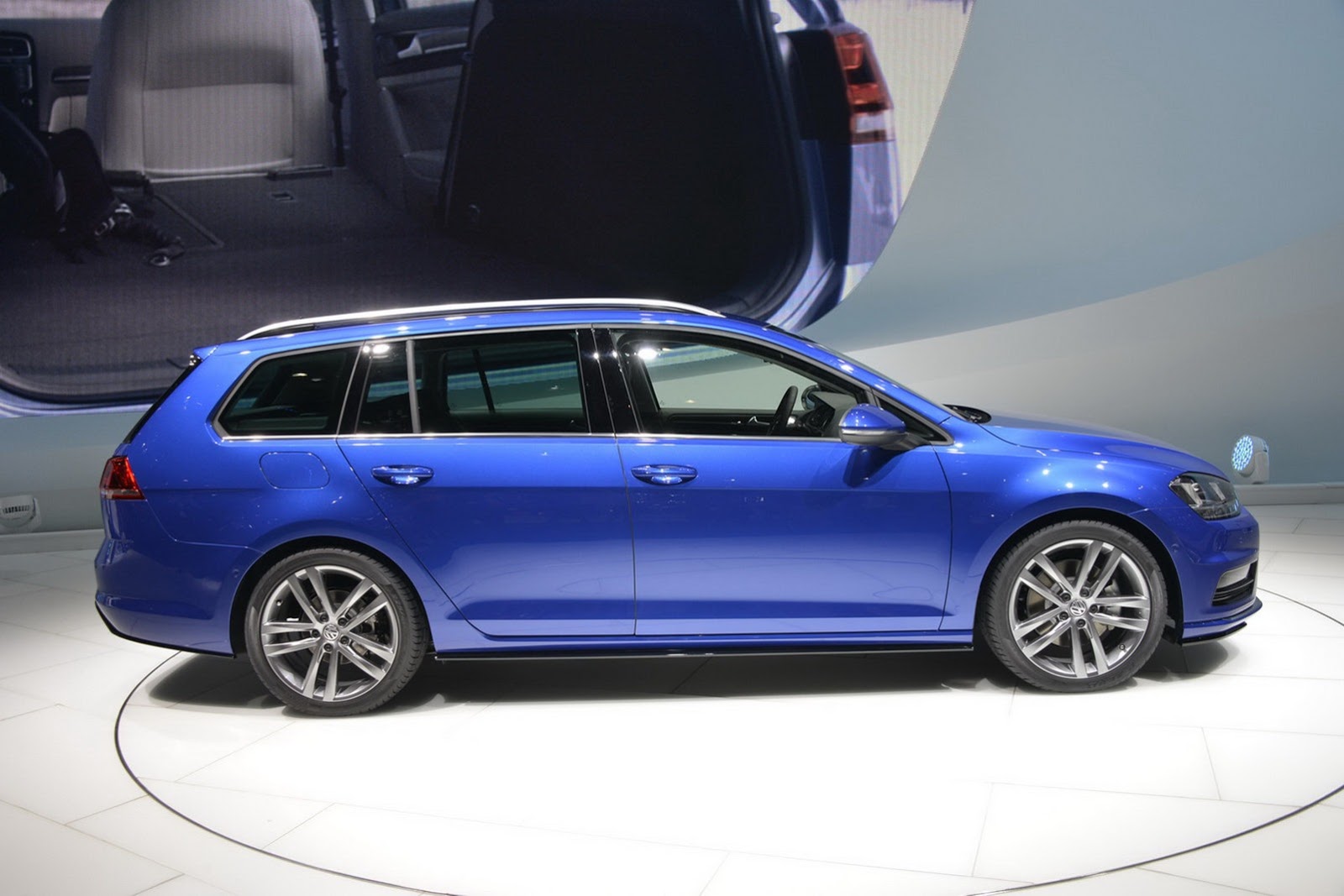 VW-Golf-Variant-R-Line-1%25255B2%25255D.jpg