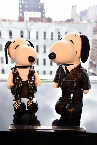 [Peanuts%2520X%2520Metlife%2520-%2520Snoopy%2520and%2520Belle%2520in%2520Fashion%2520Exhibition%2520Presentation%2520%2528Source%2520-%2520Slaven%2520Vlasic%2520-%2520Getty%2520Images%2520North%2520America%2529%252021%255B6%255D.jpg]
