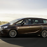 2012 Opel Zafira Tourer 004.jpg
