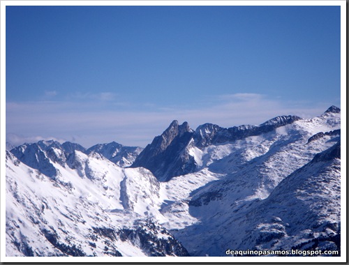 Canal Central SO 200m 50º con esquis (Pico de la Montañeta 2552m, Benasque, Pirineos) (Isra) 3364 Canal Central SO 200m 50º con esquis (Pico de la Montañeta 2552m, Benasque, Pirineos) (Isra) 3364