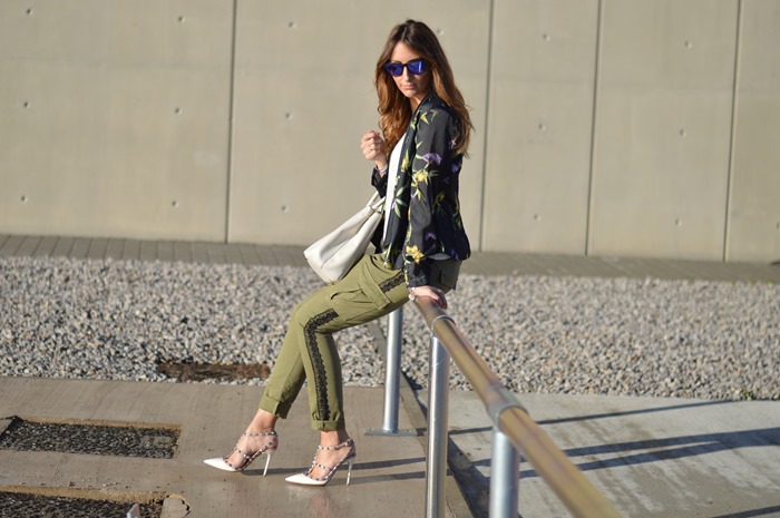 Fashion Blogger Outfit, Kimono Jacket, Army Pants, Prada bag, Mirrored Sunglasses, Street Style
