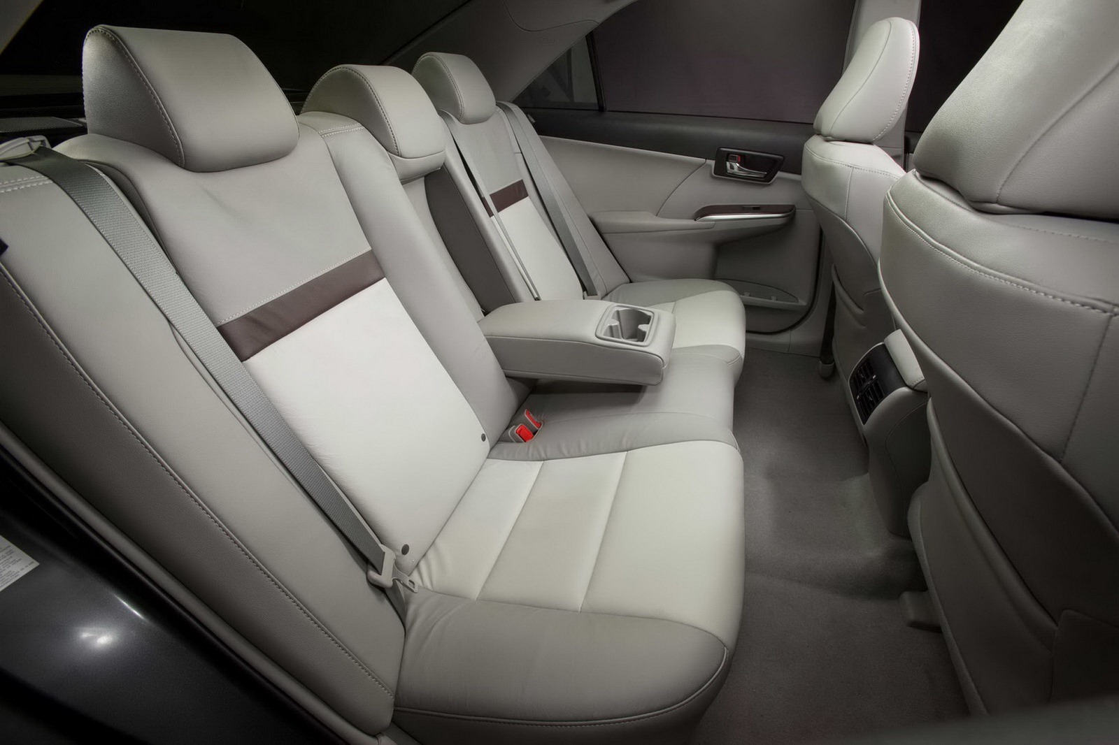 [Toyota-Camry-5%255B2%255D.jpg]