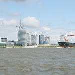 DSC01805.JPG - 23.06.2013. Bremerhaven (ujście rzeki Wezery); widok miasta i portu
