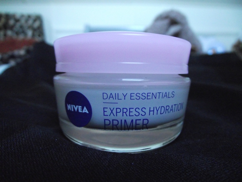 [nivea-express-hydration-primer-dry-s%255B4%255D.jpg]