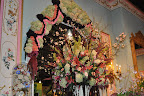 Le salon in flowers. All the window treatments are fresh!