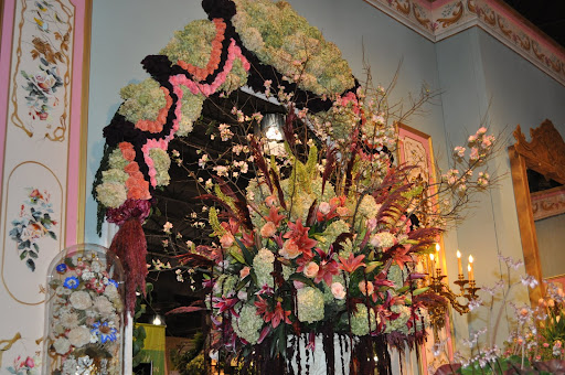 Le salon in flowers. All the window treatments are fresh!