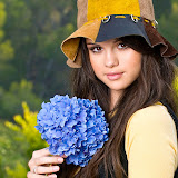 20786_Selena-Gomez_056_1600x1200-Sk4tz.jpg