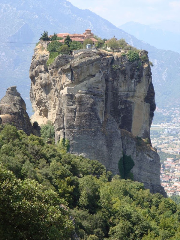 meteora-monastery-2 meteora-monastery-2
